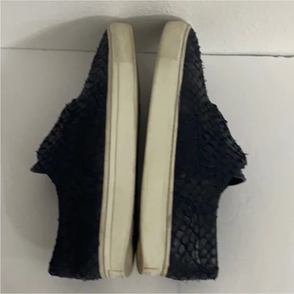 Authentic Vince designer reptile embossed leather platform slip on sneakers 7.5